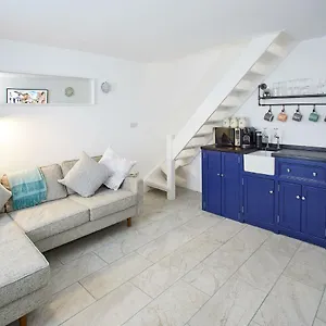  Holiday home Host & - Harbour